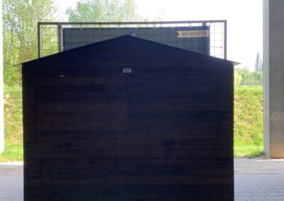 chalet installé sous une patinoire