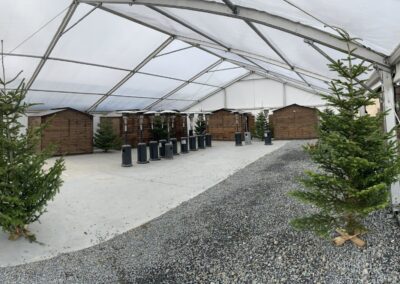 chalets installés sous chapiteau