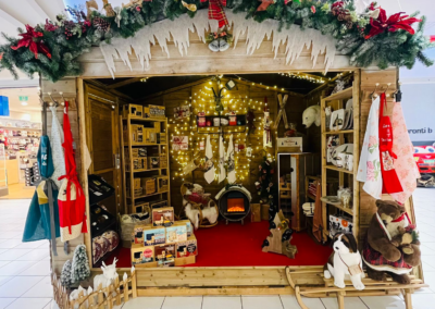 chalet installé dans une galerie commerçante