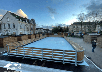 chalets installé autour d'une patinoire à Bruxelles